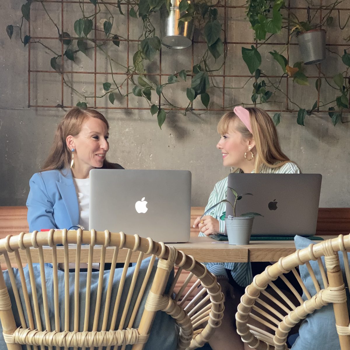 Coralie et Marjorie, Tilleul Communication